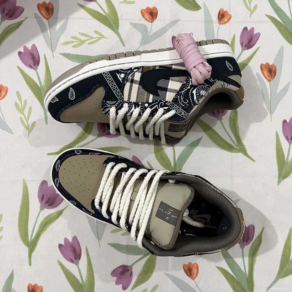 Nike SB Dunk Low Travis Scott